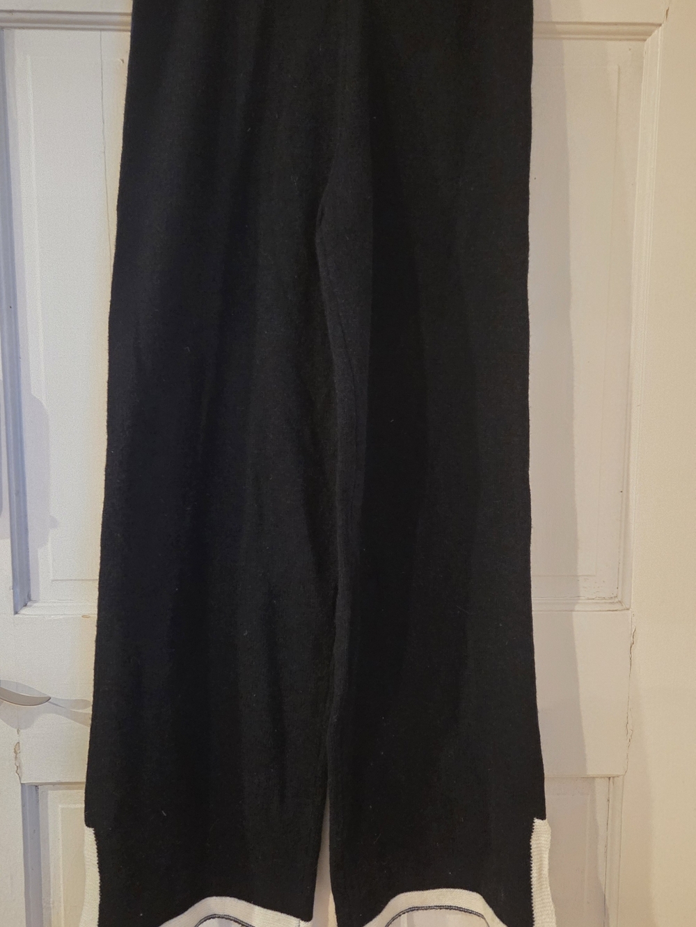 Cupshe Black Wide-Leg Knit Pants with Contrast Hem